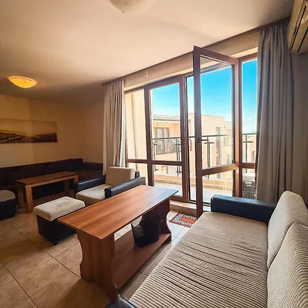 Top-floor 2br With King Bed & View 公寓 阳光海滩